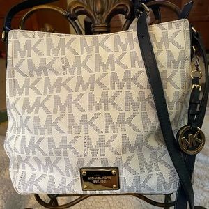Cream colored EUC Black Logo MK Shoulder/cross body bag!